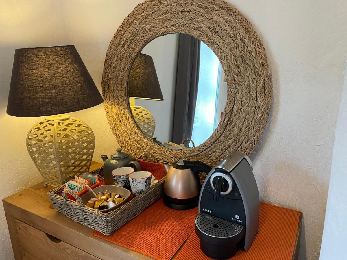 Le Calme De La Garrigue Bed and Breakfast Russan Εξωτερικό φωτογραφία