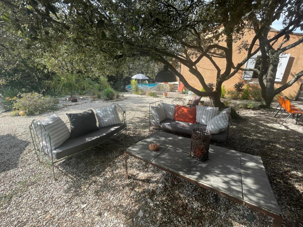Le Calme De La Garrigue Bed and Breakfast Russan Εξωτερικό φωτογραφία
