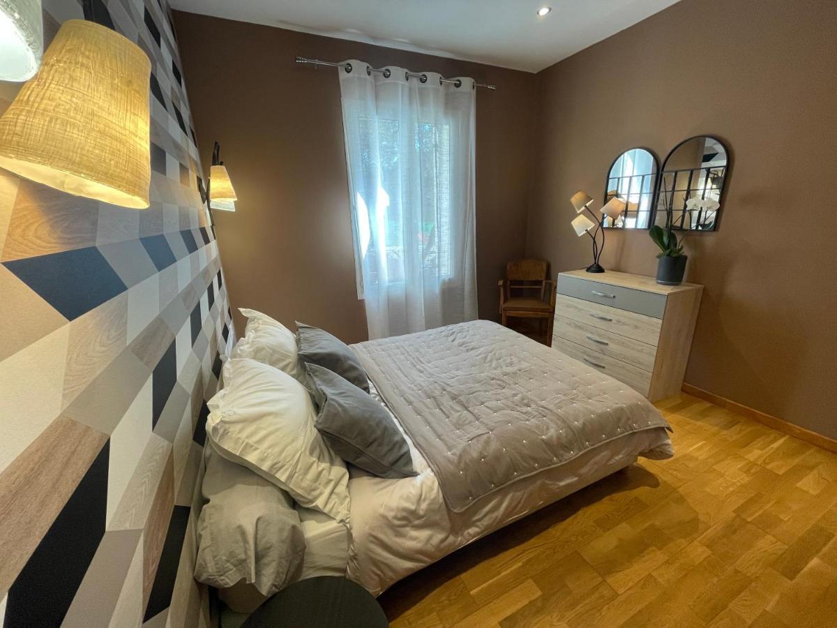 Le Calme De La Garrigue Bed and Breakfast Russan Εξωτερικό φωτογραφία