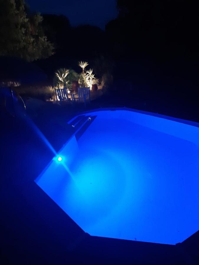 Le Calme De La Garrigue Bed and Breakfast Russan Εξωτερικό φωτογραφία